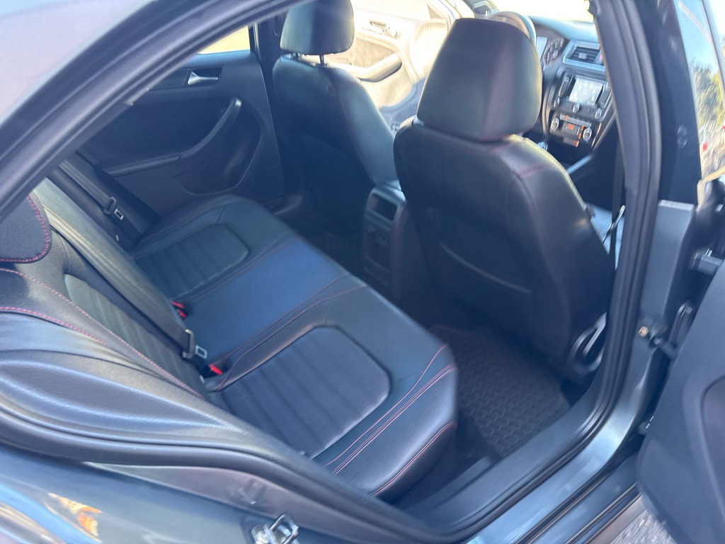 2012 Volkswagen Jetta Image 20