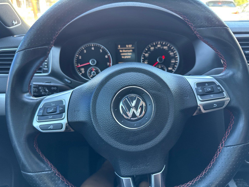2012 Volkswagen Jetta Image 27