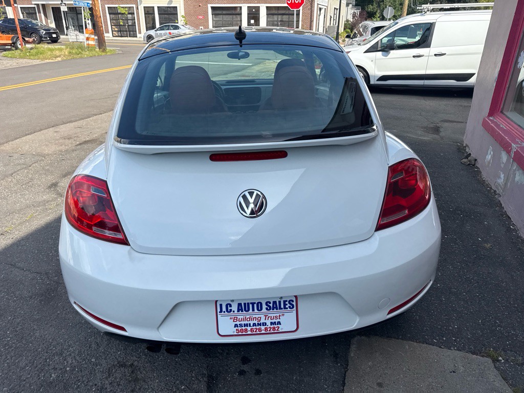 2015 Volkswagen Beetle Image 5