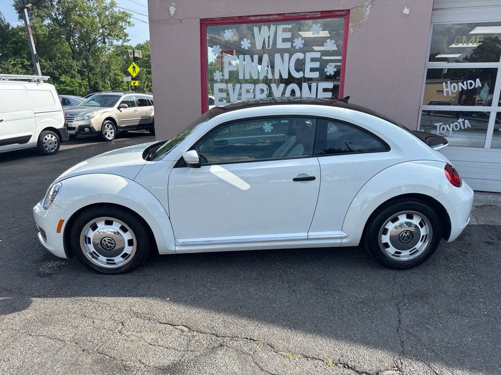 2015 Volkswagen Beetle Image 7