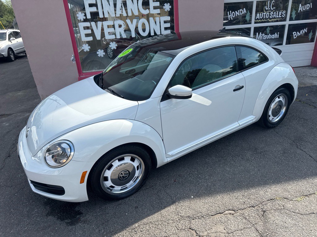 2015 Volkswagen Beetle Image 8