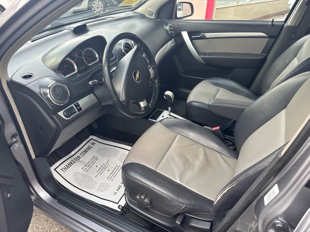 2011 Chevrolet Aveo Image 14