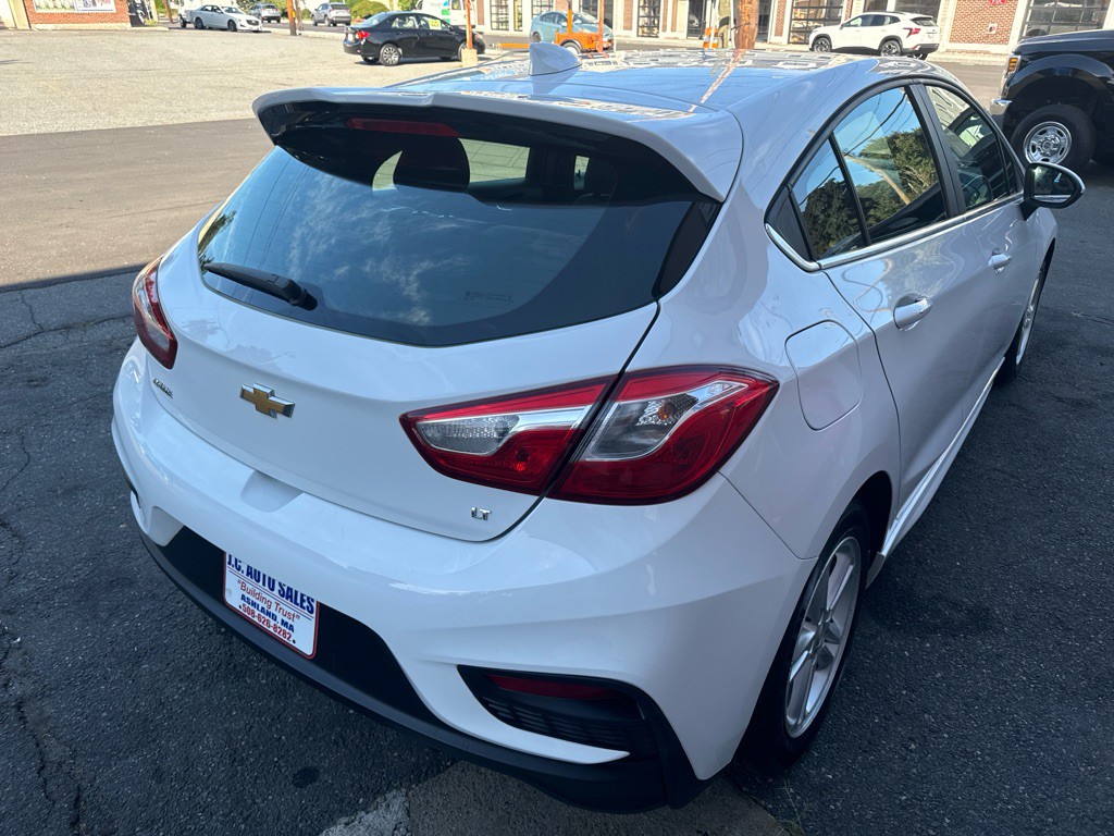 2017 Chevrolet Cruze Image 4