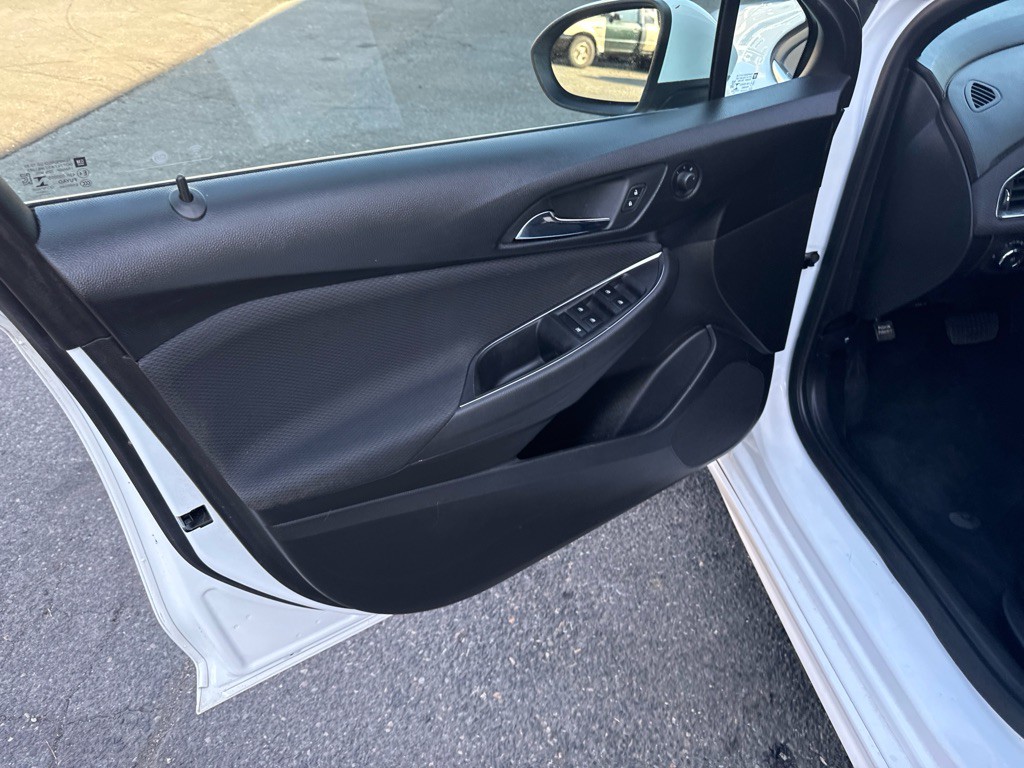 2017 Chevrolet Cruze Image 14