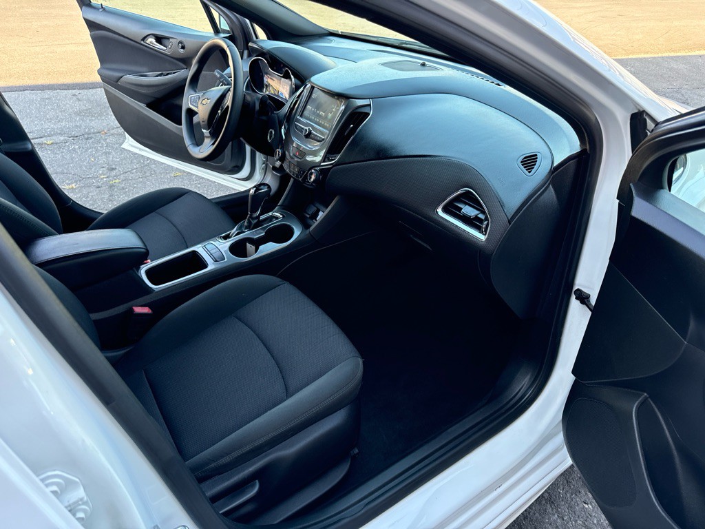 2017 Chevrolet Cruze Image 17