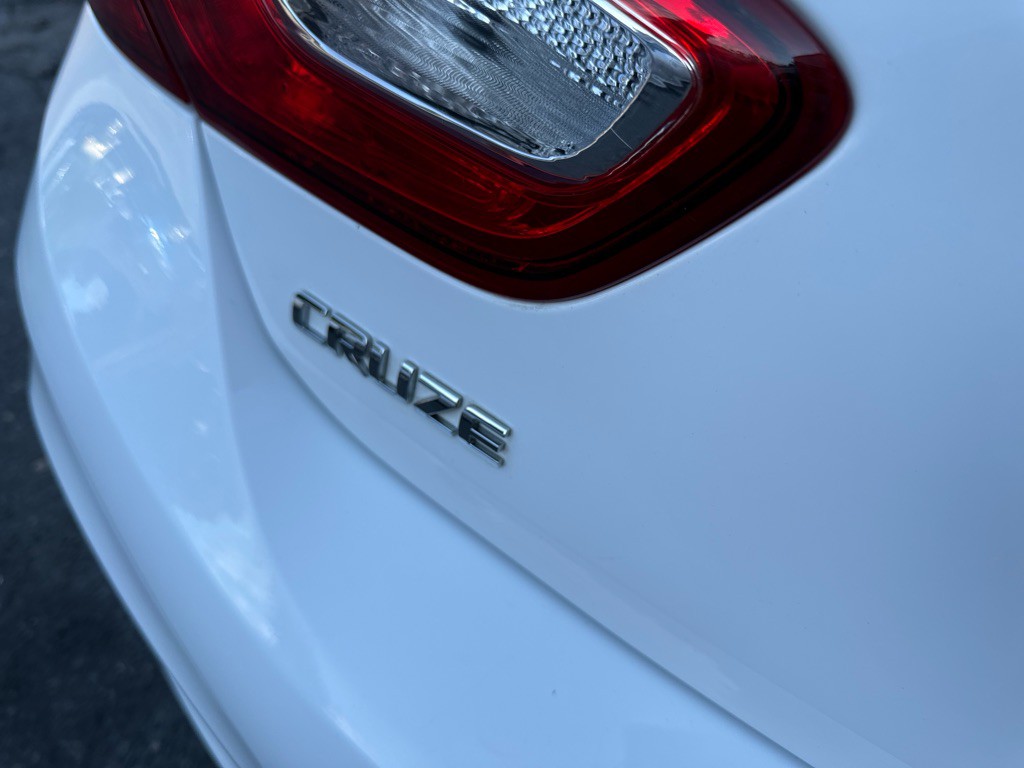 2017 Chevrolet Cruze Image 22