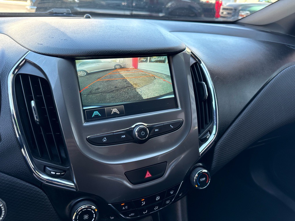 2017 Chevrolet Cruze Image 28