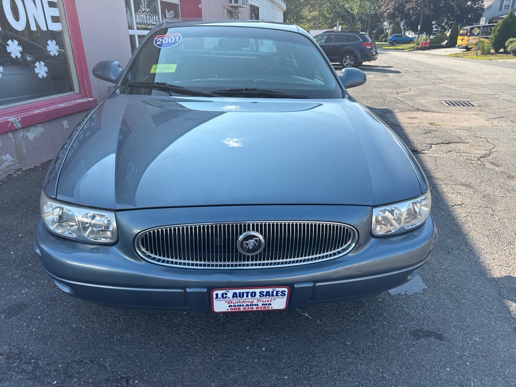 2001 Buick LeSabre Image 2