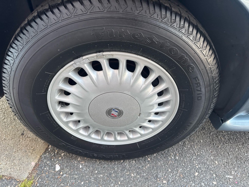 2001 Buick LeSabre Image 11
