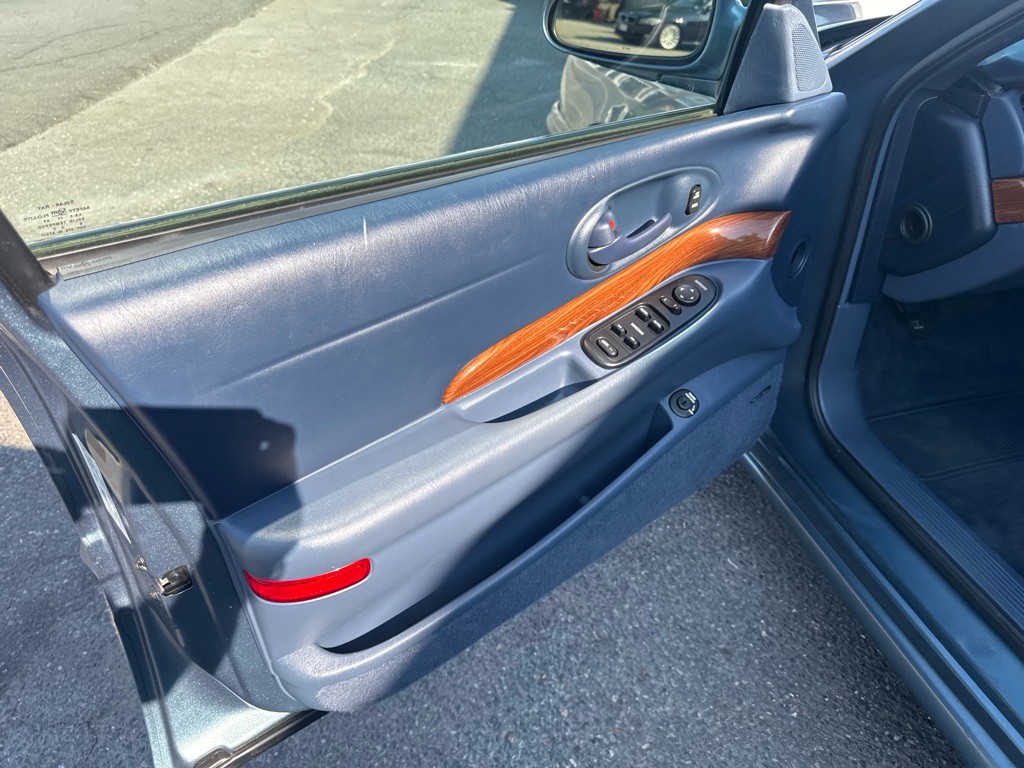 2001 Buick LeSabre Image 14