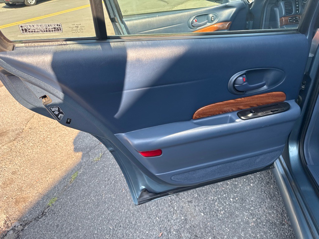 2001 Buick LeSabre Image 16