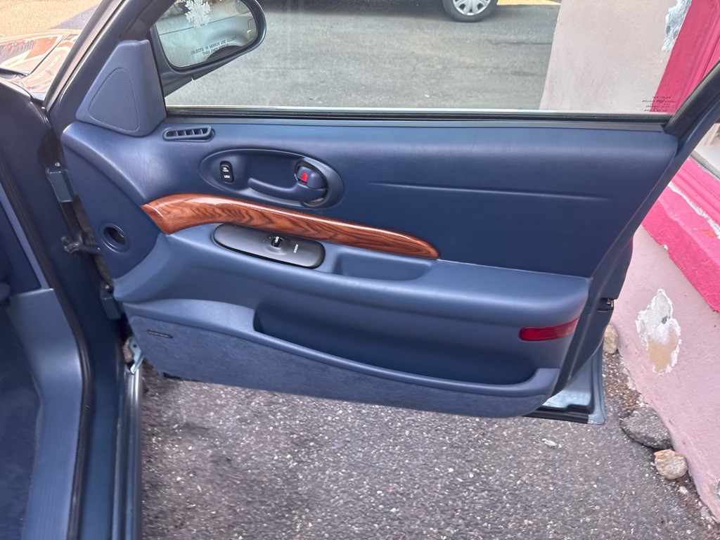 2001 Buick LeSabre Image 18