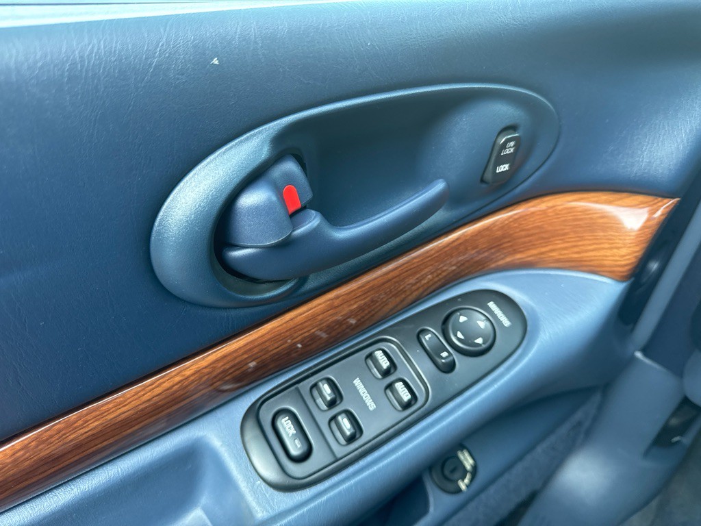 2001 Buick LeSabre Image 22