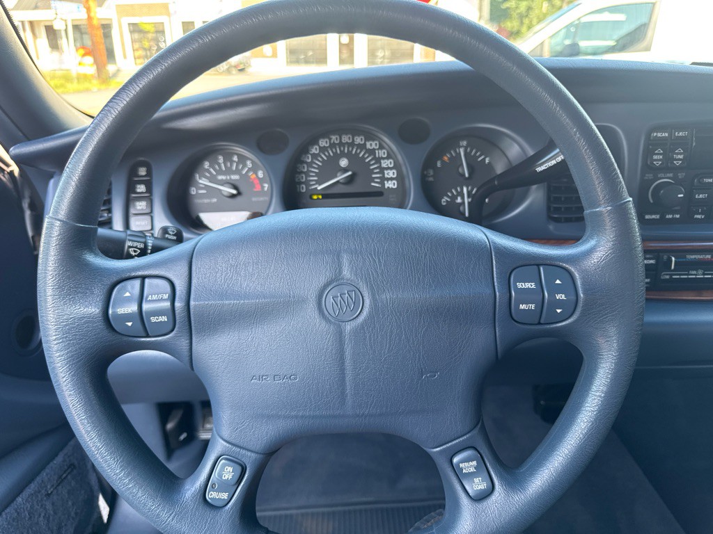 2001 Buick LeSabre Image 25