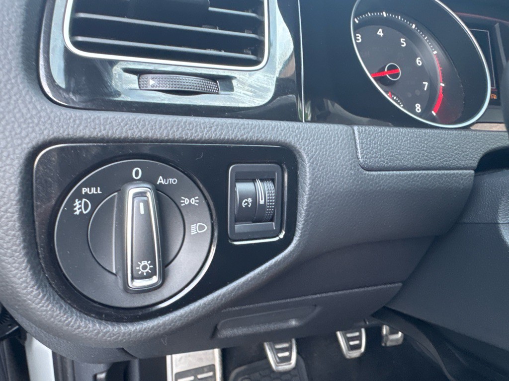 2020 Volkswagen GTI Image 30
