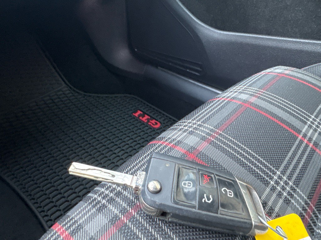 2020 Volkswagen GTI Image 31