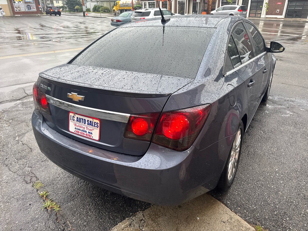 2013 Chevrolet Cruze Image 4