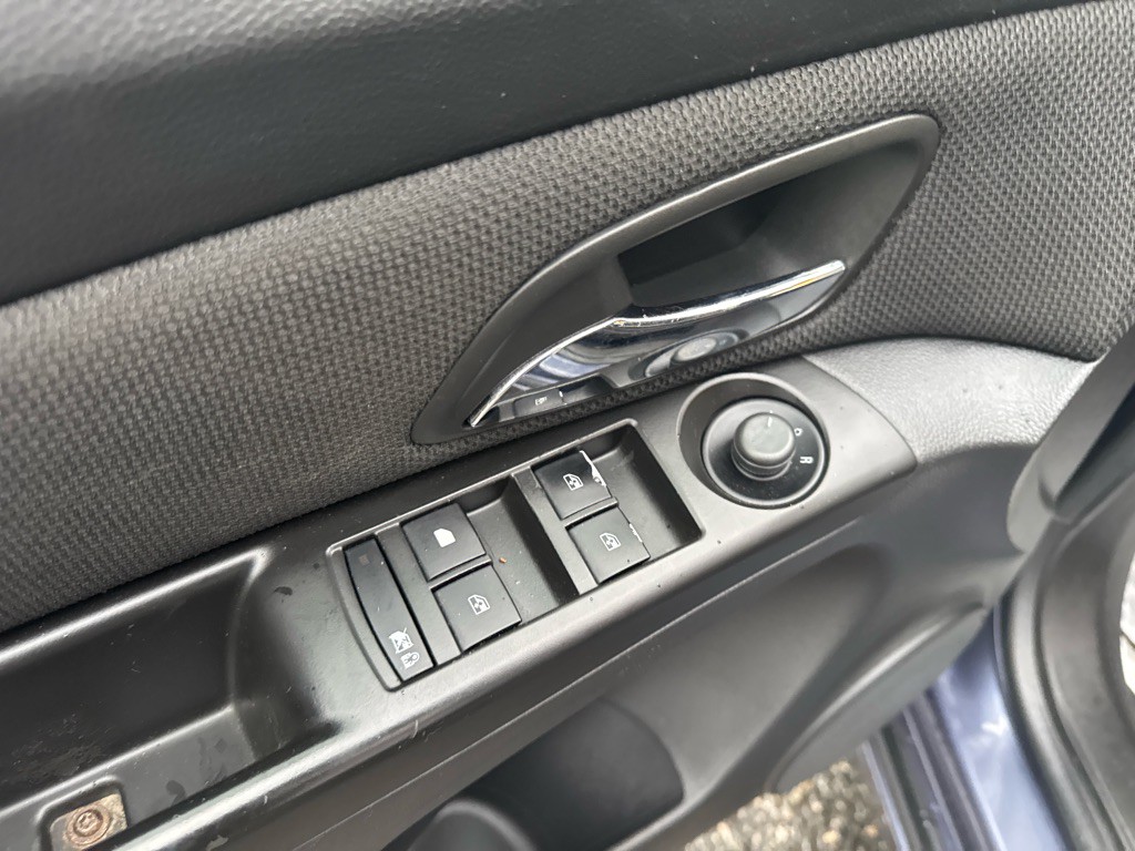 2013 Chevrolet Cruze Image 23