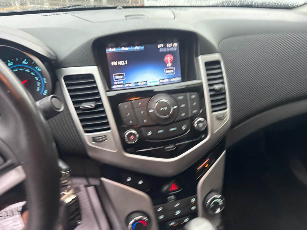 2013 Chevrolet Cruze Image 24