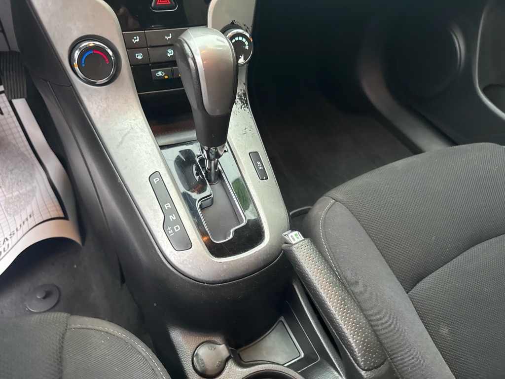 2013 Chevrolet Cruze Image 25