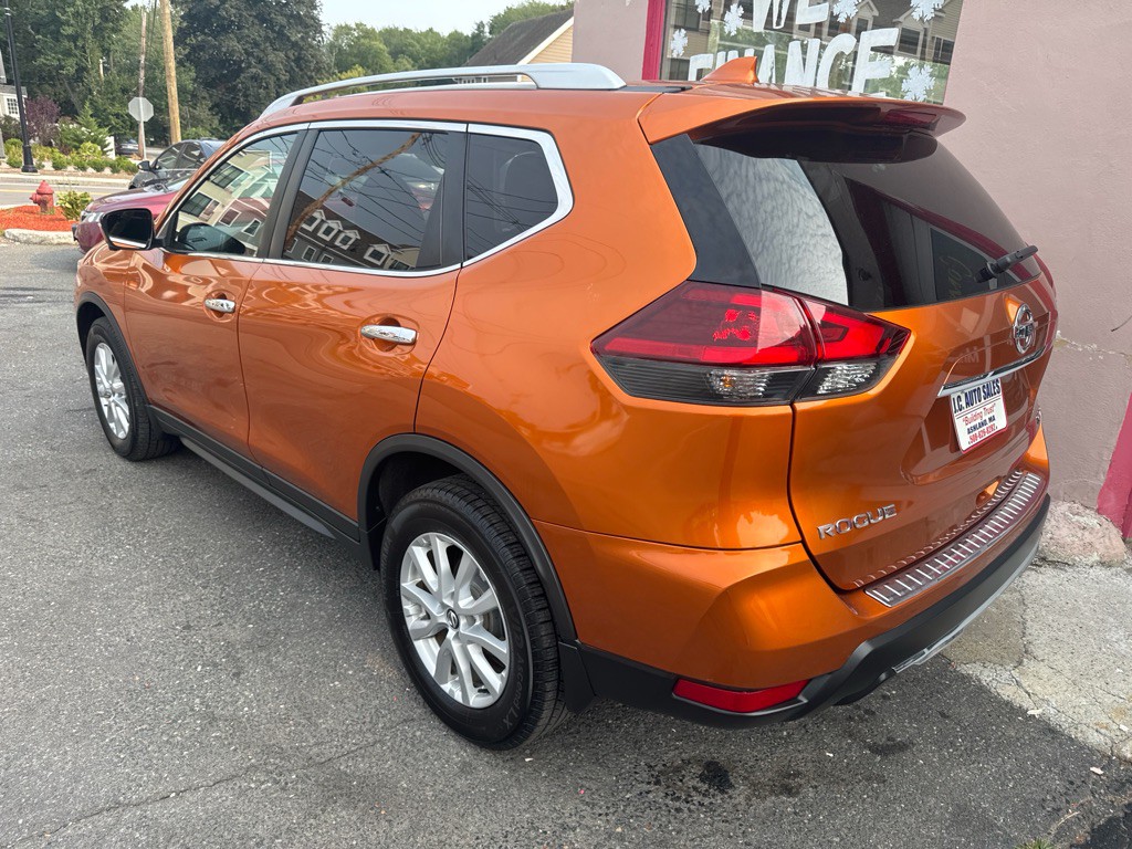 2018 Nissan Rogue Image 6