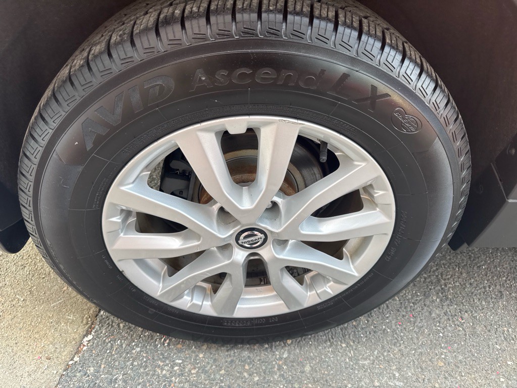 2018 Nissan Rogue Image 12