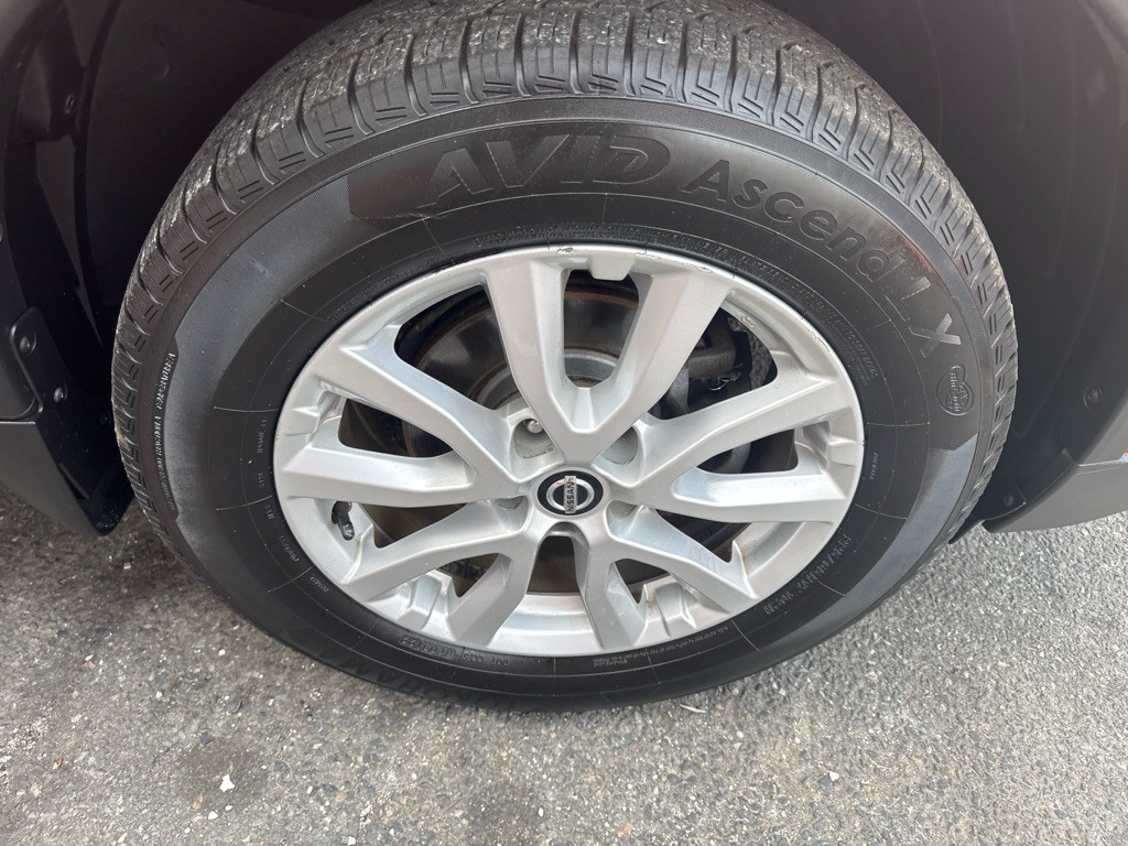 2018 Nissan Rogue Image 13