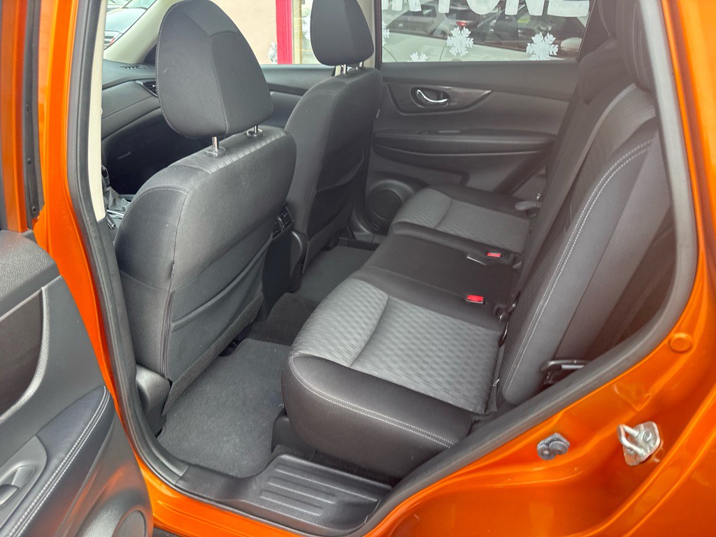 2018 Nissan Rogue Image 16