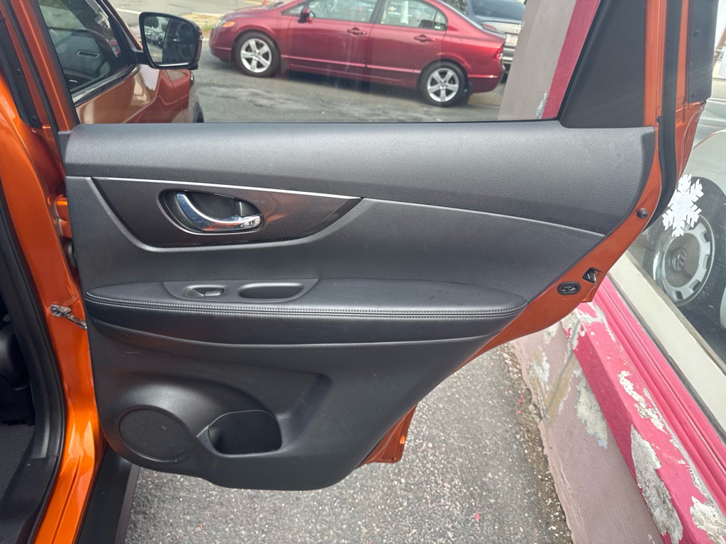 2018 Nissan Rogue Image 21
