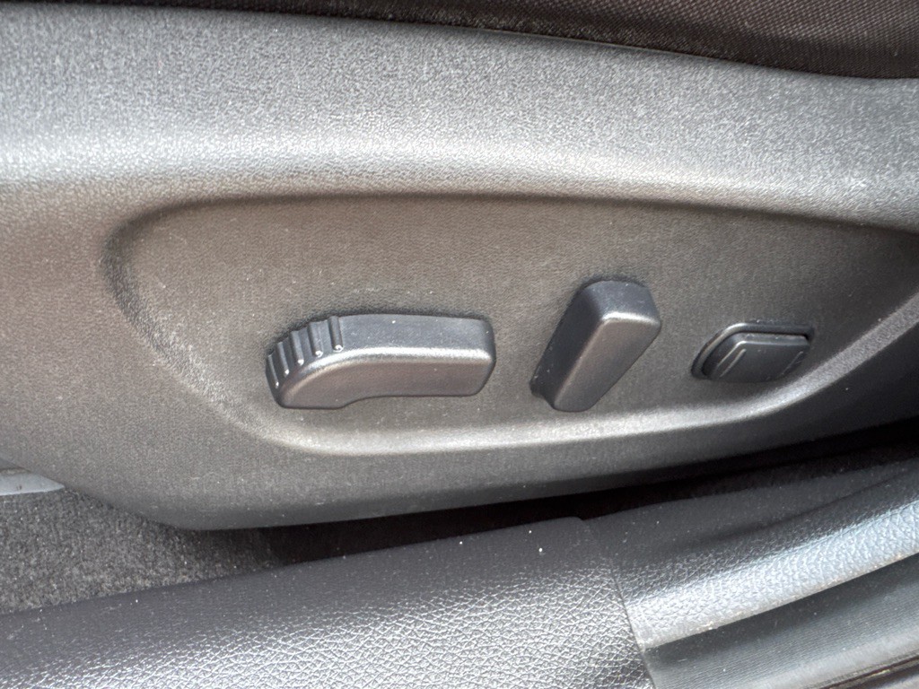 2018 Nissan Rogue Image 26