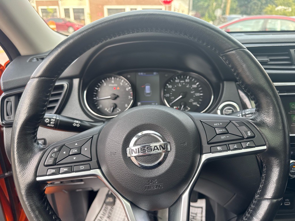2018 Nissan Rogue Image 30
