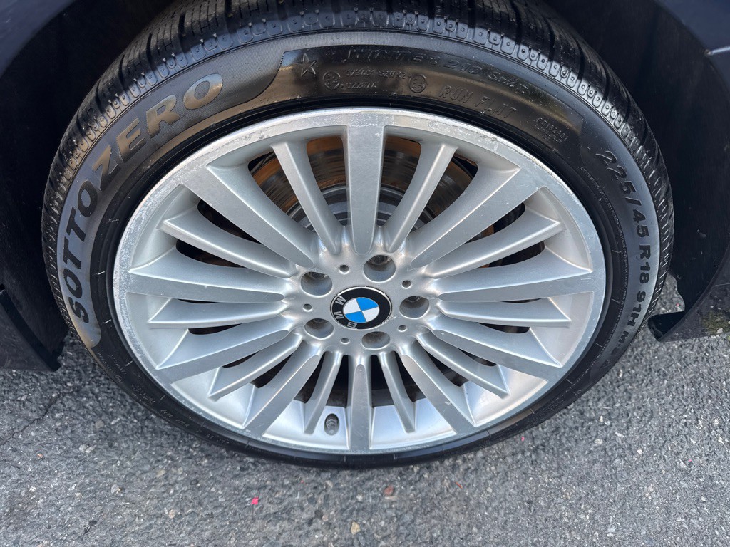2013 BMW 3 Series Image 11