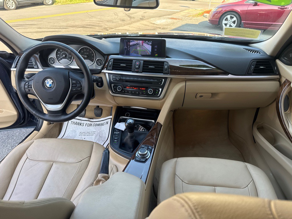 2013 BMW 3 Series Image 22