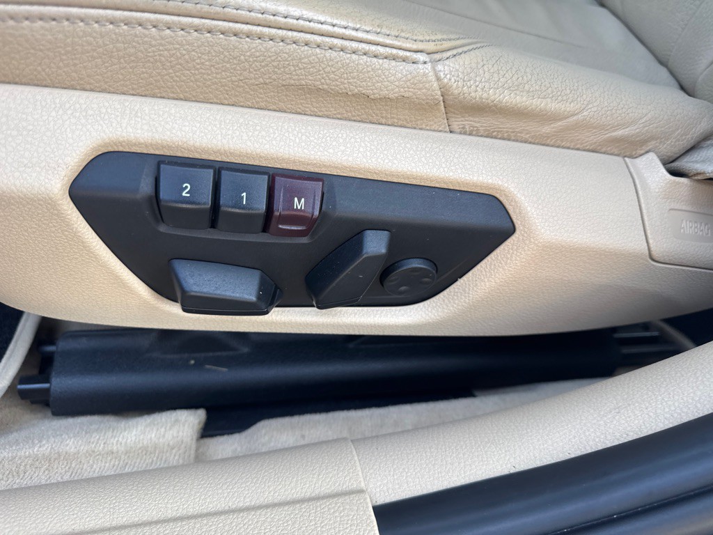 2013 BMW 3 Series Image 26