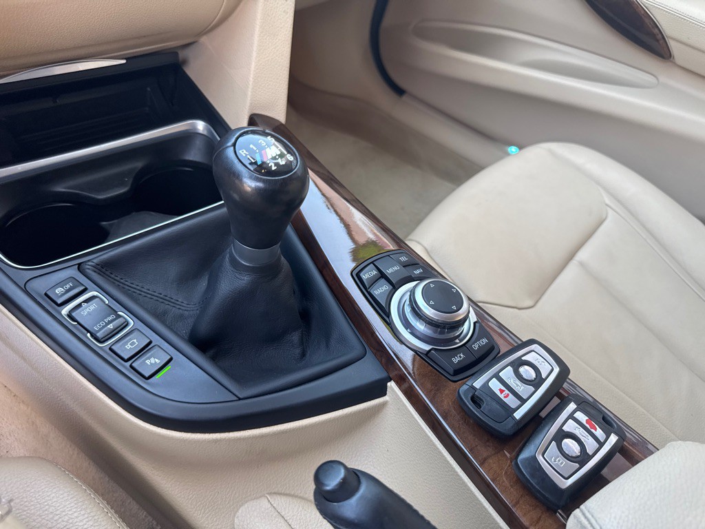 2013 BMW 3 Series Image 28