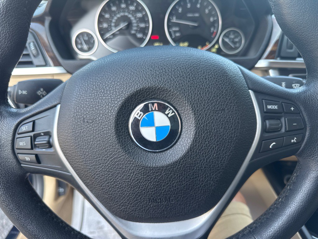 2013 BMW 3 Series Image 29