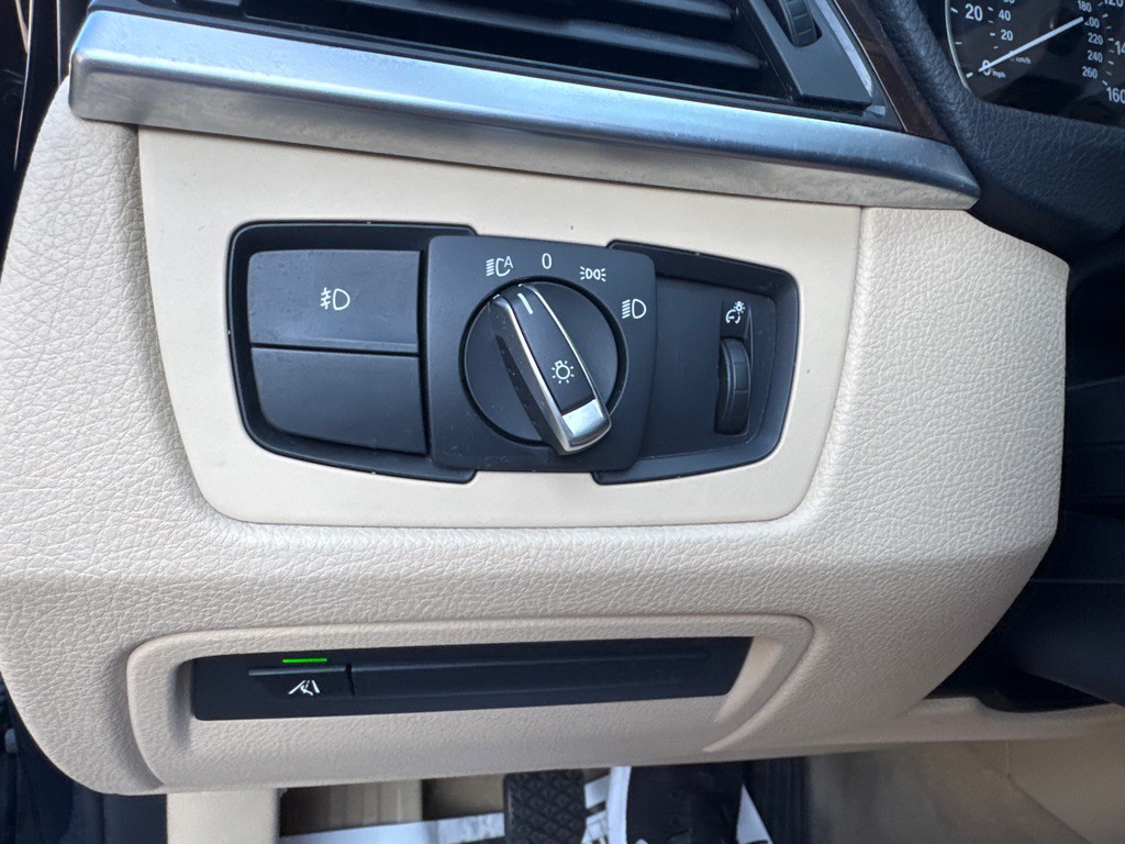 2013 BMW 3 Series Image 31