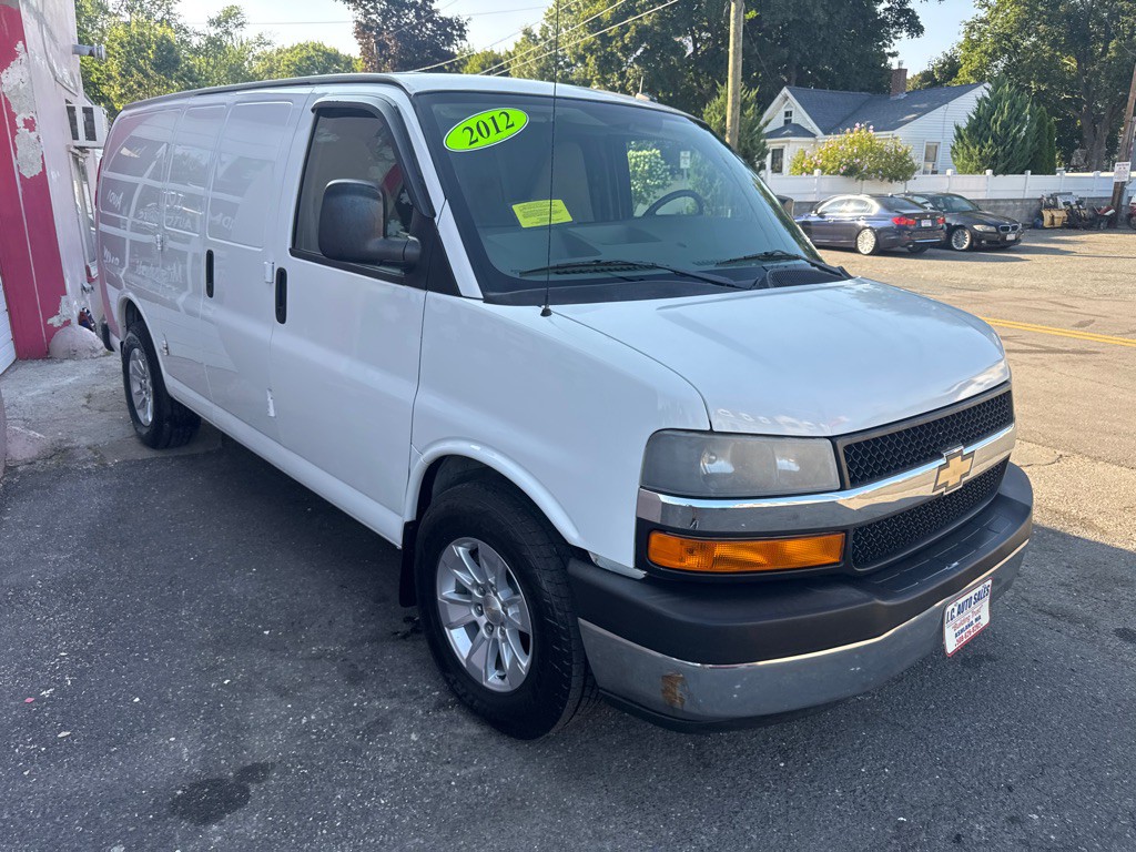 2012 Chevrolet Express Image 3