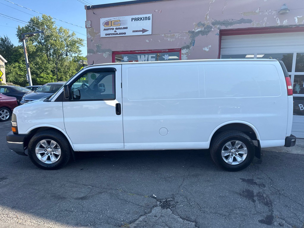 2012 Chevrolet Express Image 7