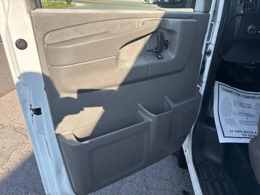 2012 Chevrolet Express Image 14