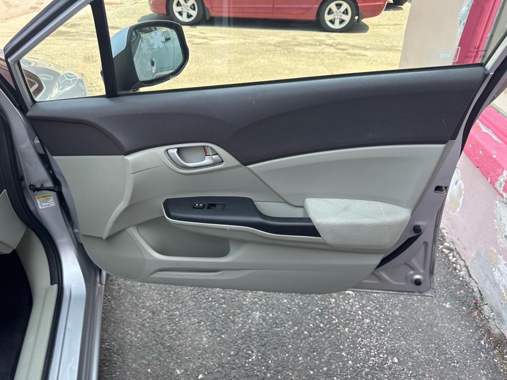 2012 Honda Civic Image 18