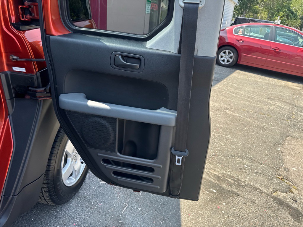 2004 Honda Element Image 16