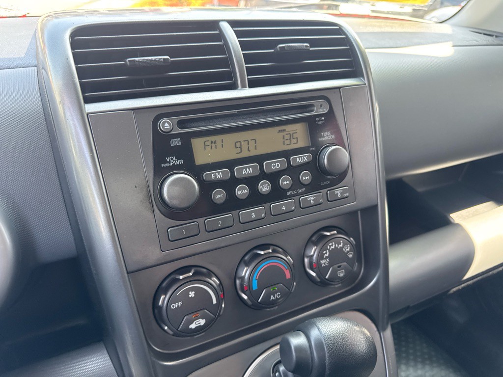 2004 Honda Element Image 25
