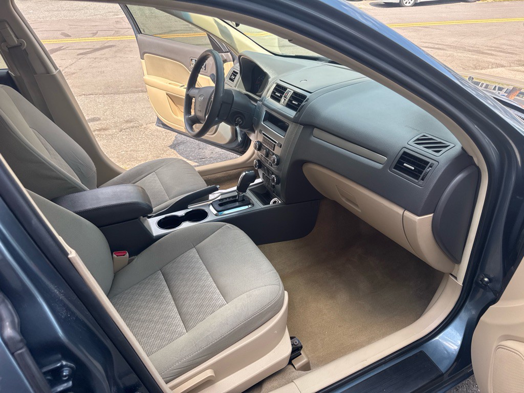 2011 Ford Fusion Image 17
