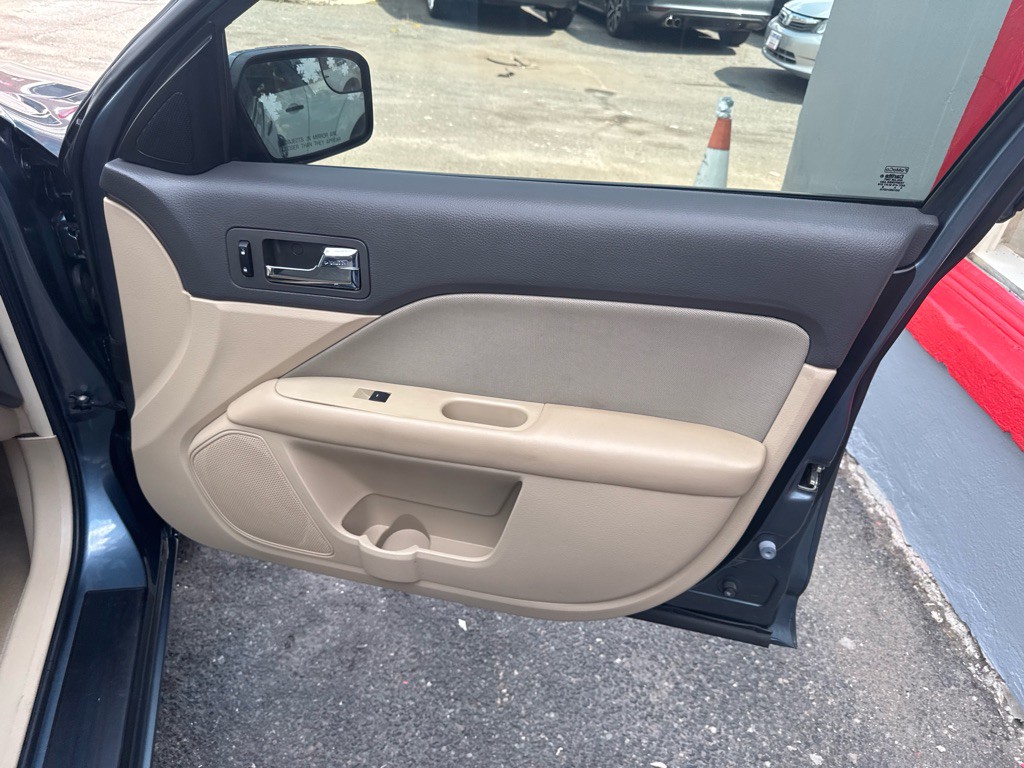 2011 Ford Fusion Image 18