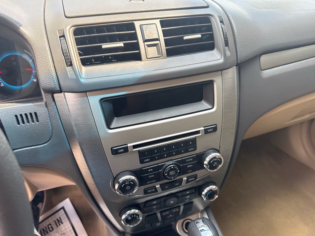 2011 Ford Fusion Image 24