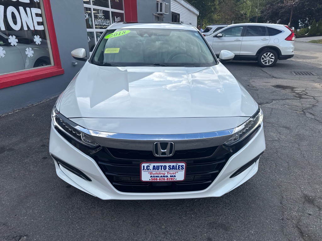 2018 Honda Accord Image 2