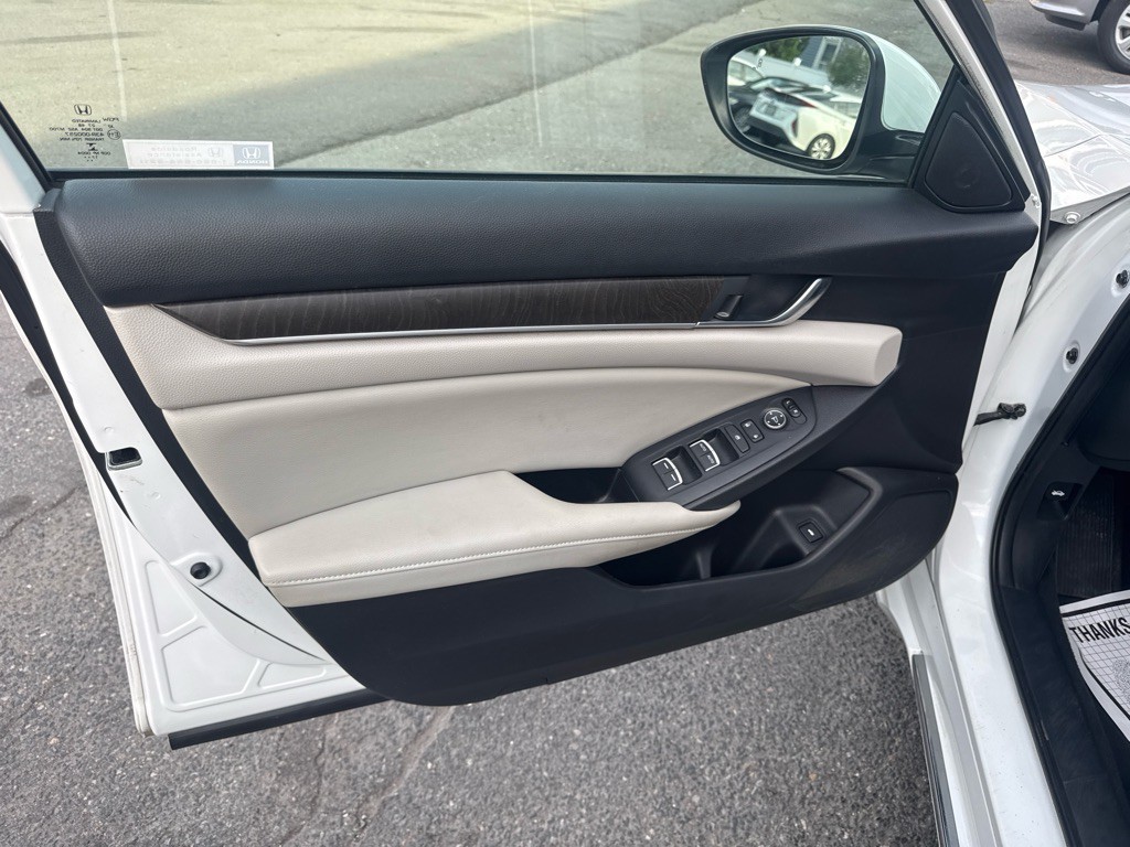 2018 Honda Accord Image 15