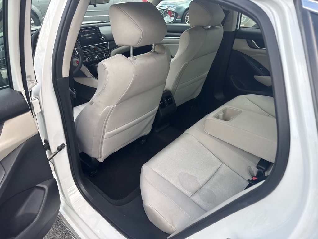 2018 Honda Accord Image 16
