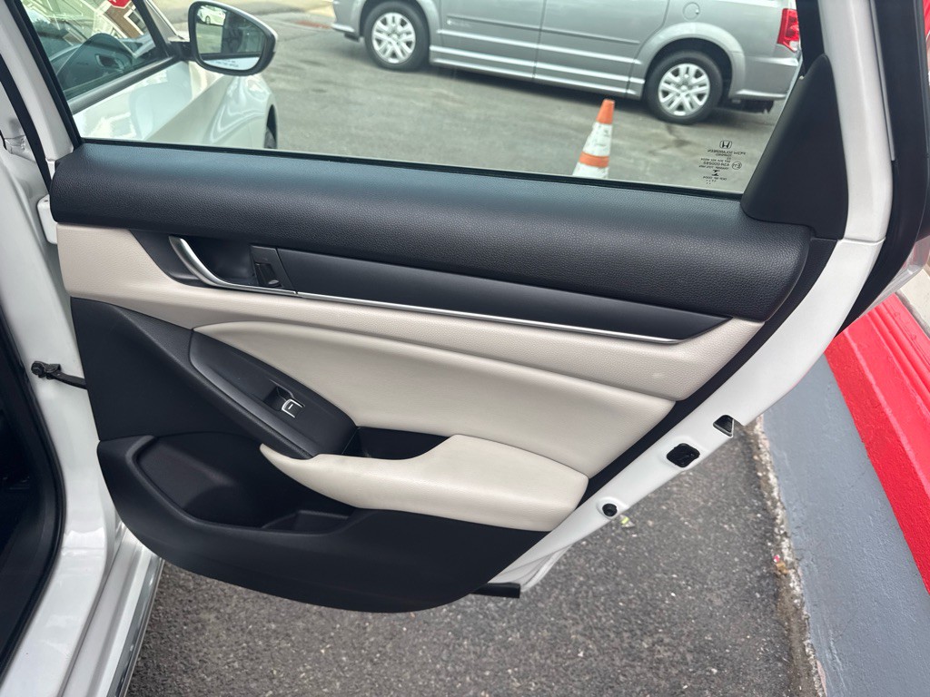 2018 Honda Accord Image 20